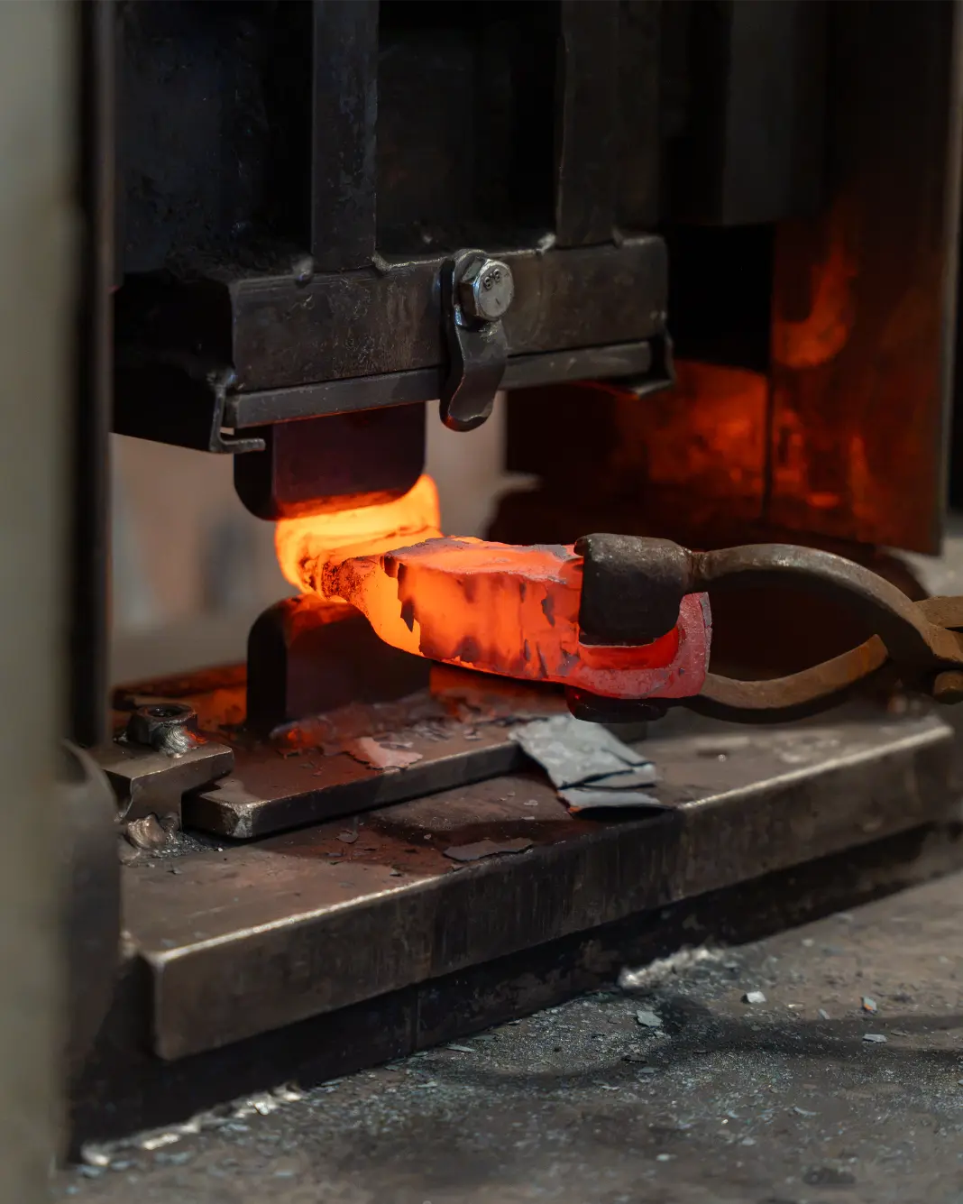 Oldfield Forge | Pizza Axe Making Blacksmithing Experience